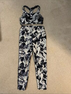 Avia Black & Gray Abstract Print Leggings and Bra Set